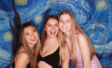 Uo A Hall Ball 4 140