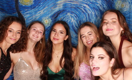 Uo A Hall Ball 4 150