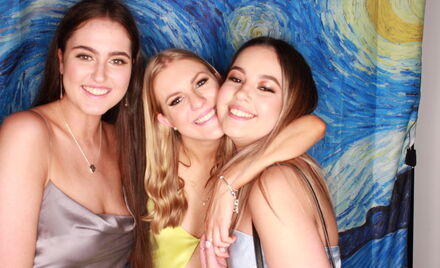 Uo A Hall Ball 4 470