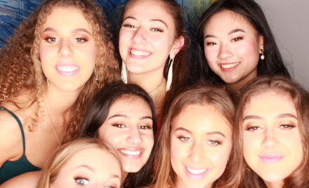 Uo A Hall Ball 4 484